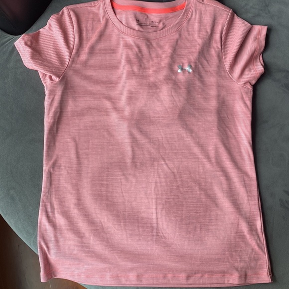 Under Armour Tees in Size Large Heat Gear. - Picture 7 of 8